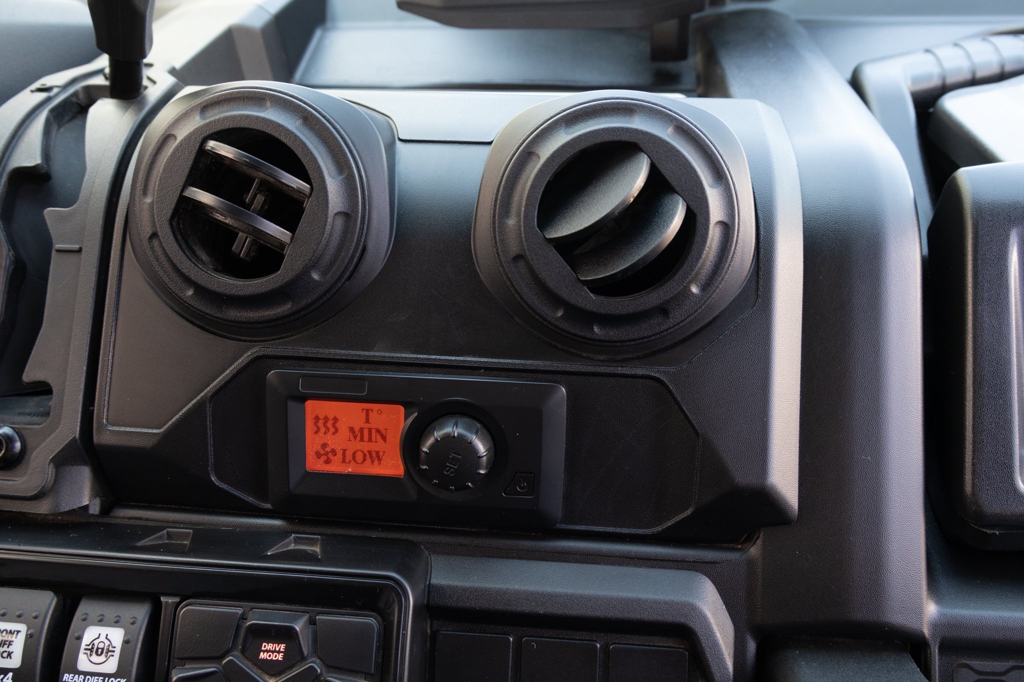 2025 Can-Am Defender HD10