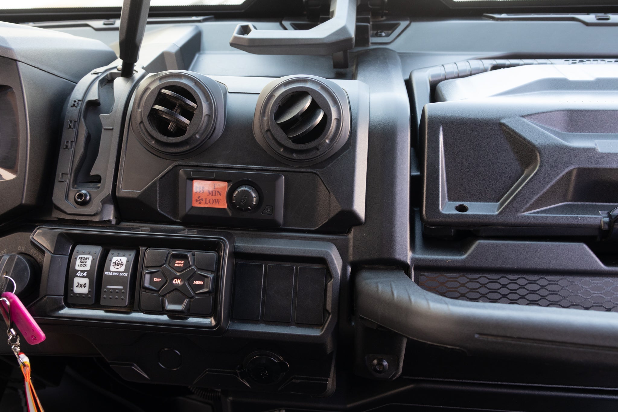 2025 Can-Am Defender HD10