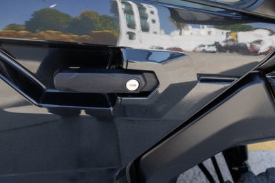 2025 Can-Am Defender HD10