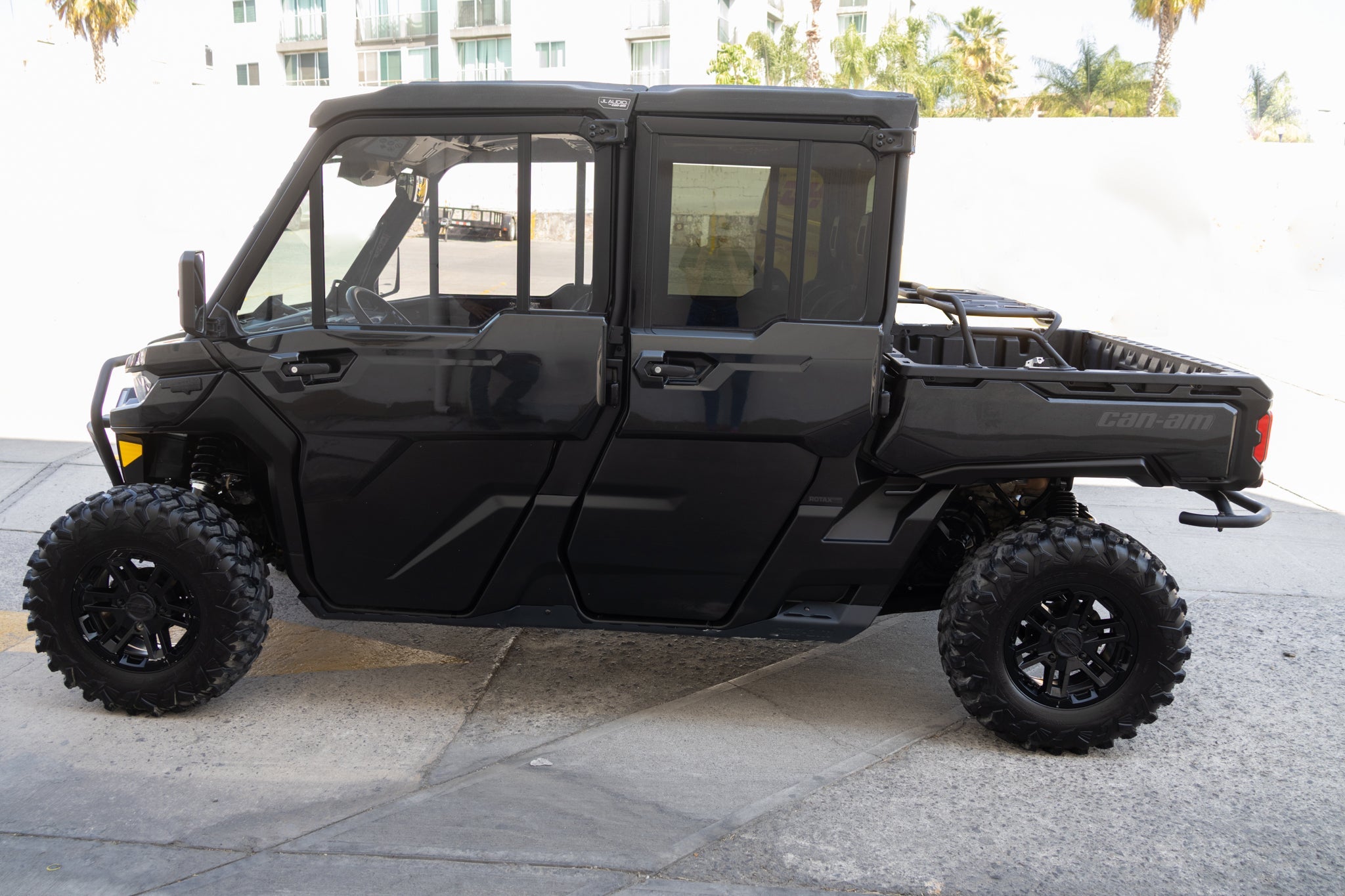 2025 Can-Am Defender HD10