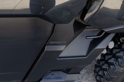 2025 Can-Am Defender HD10