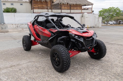2025 Can-Am Maverick R Base