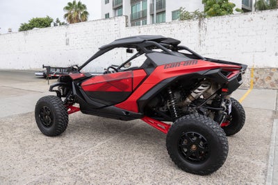 2025 Can-Am Maverick R Base