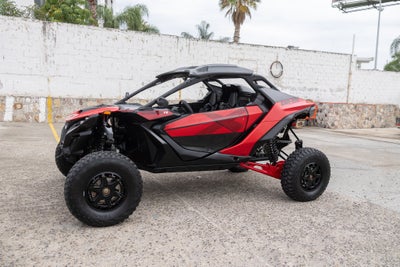 2025 Can-Am Maverick R Base