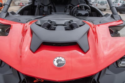 2025 Can-Am Maverick R Base