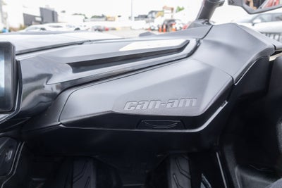 2025 Can-Am Maverick R Base