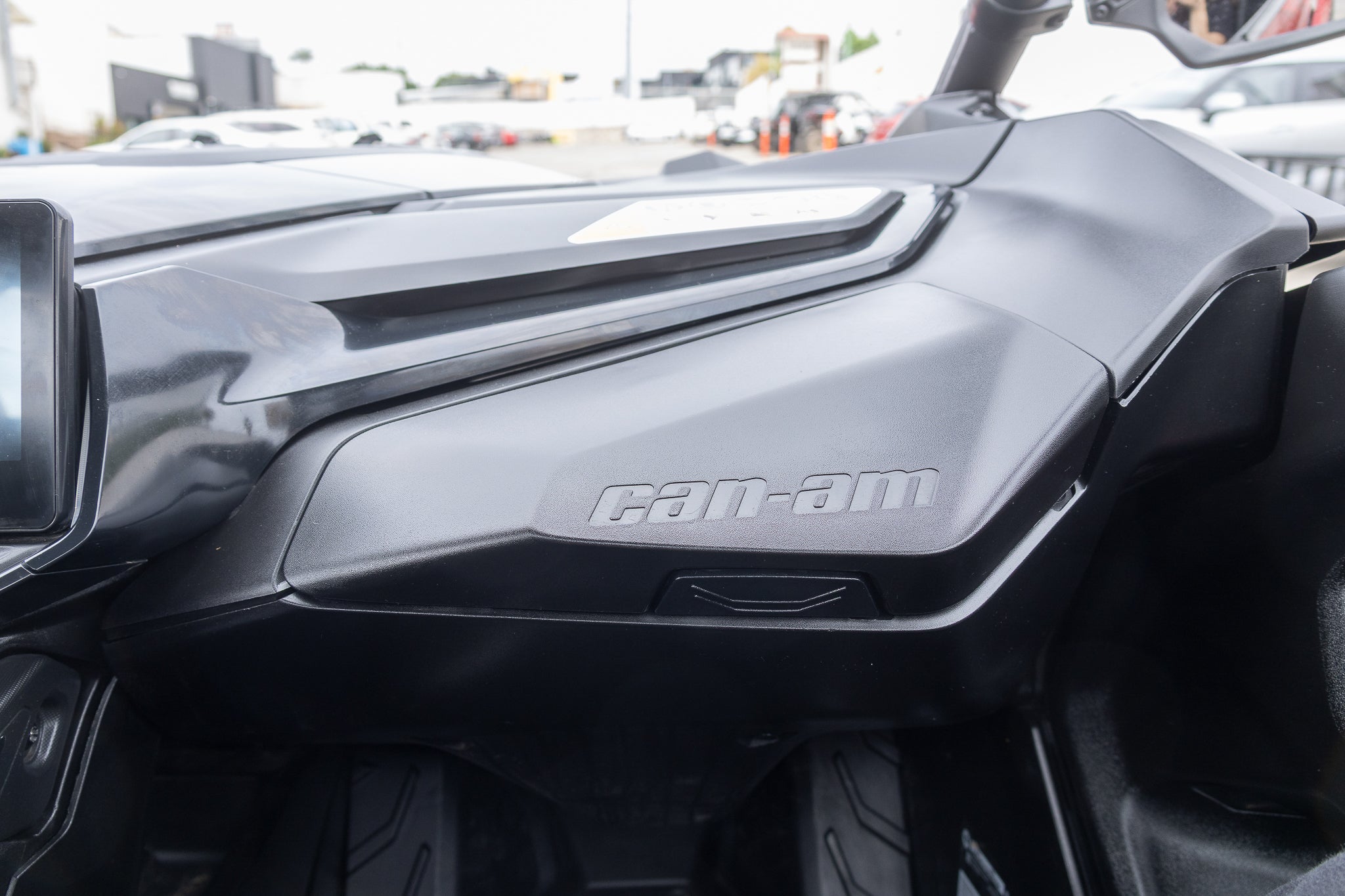 2025 Can-Am Maverick R Base