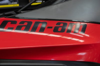 2025 Can-Am Maverick R Base