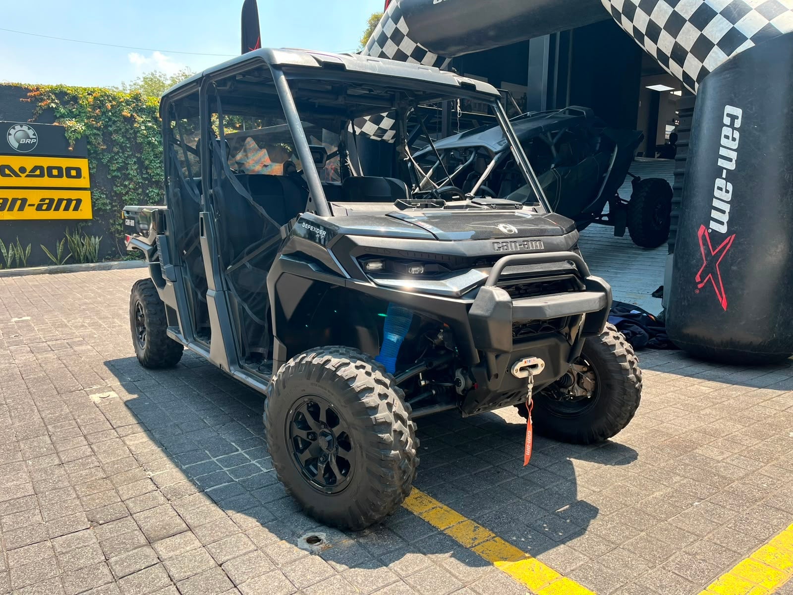 2025 Can-Am Defender XT HD11