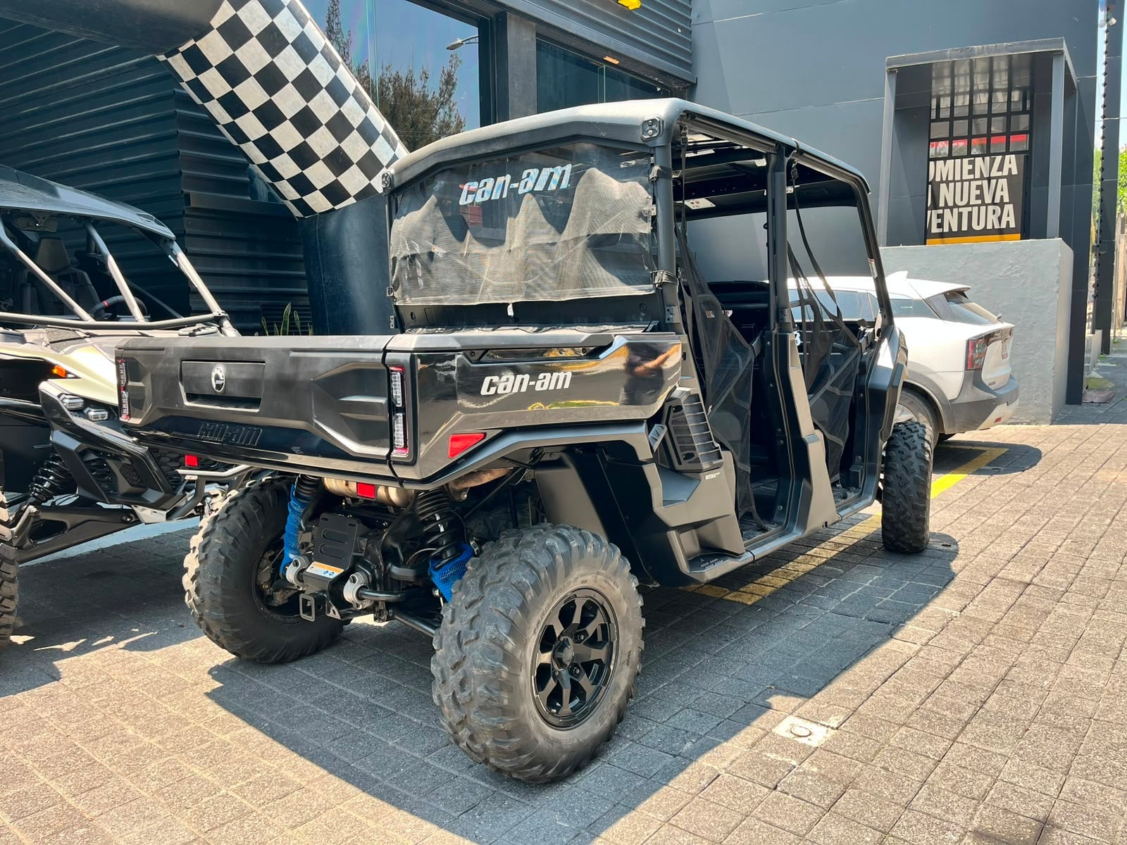 2025 Can-Am Defender XT HD11