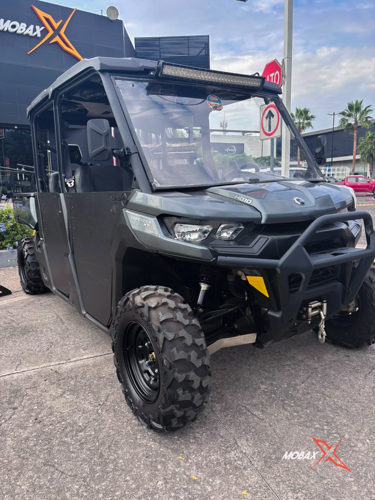 2022 Can-Am Defender XT HD10