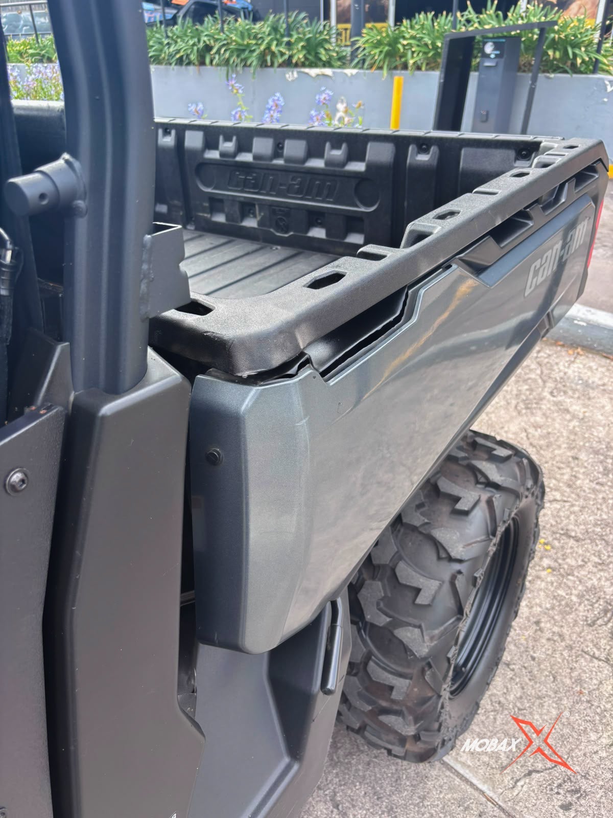 2022 Can-Am Defender XT HD10
