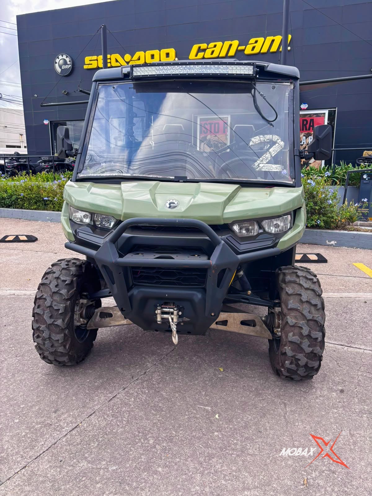 2021 Can-Am Defender Base HD8