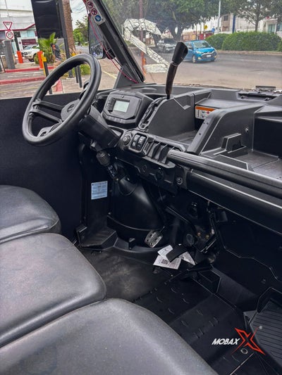2021 Can-Am Defender Base HD8