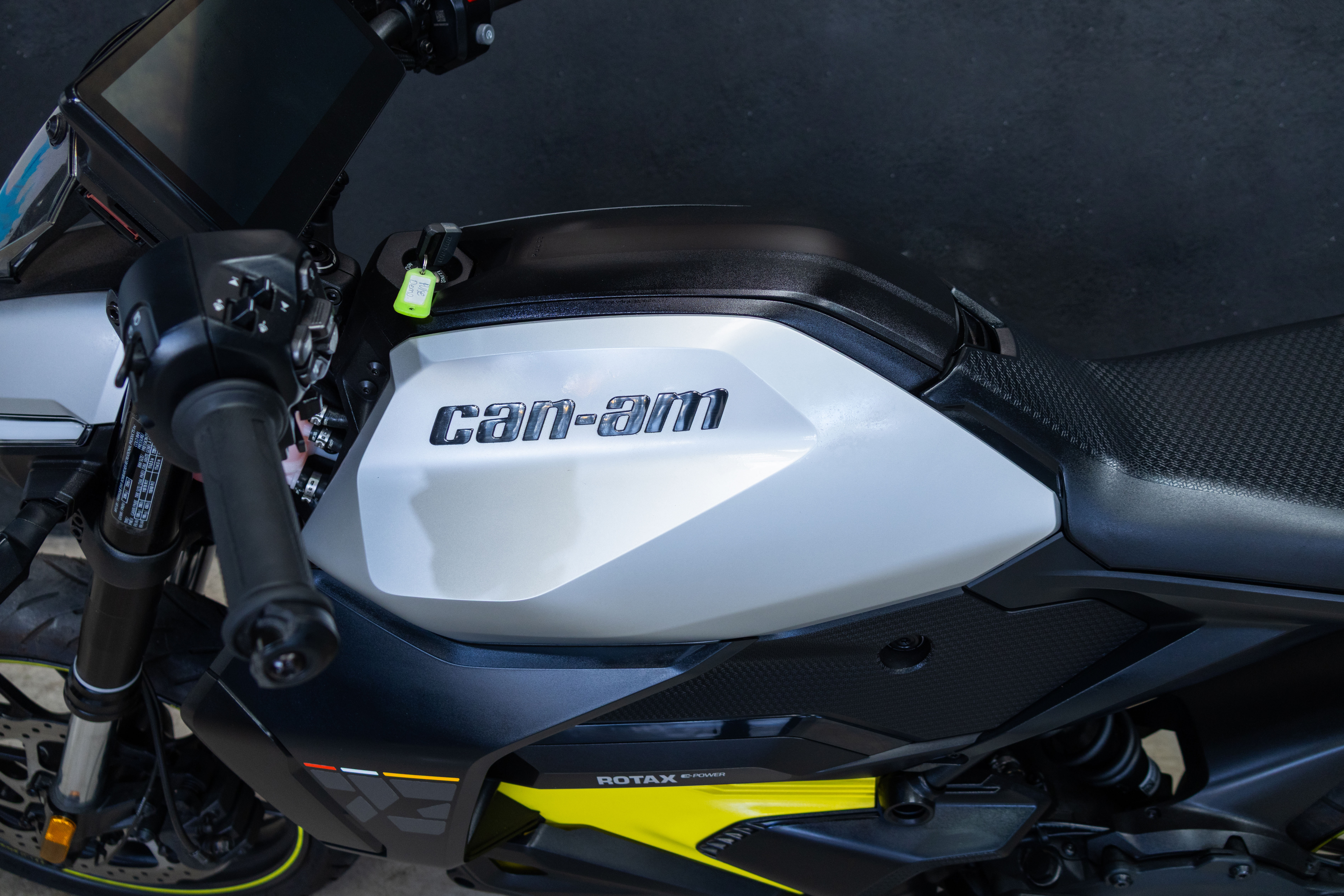 2025 Can-Am Pulse Base