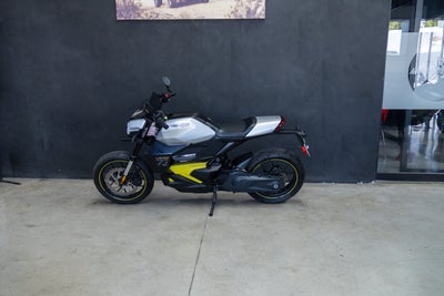 2025 Can-Am Pulse Base