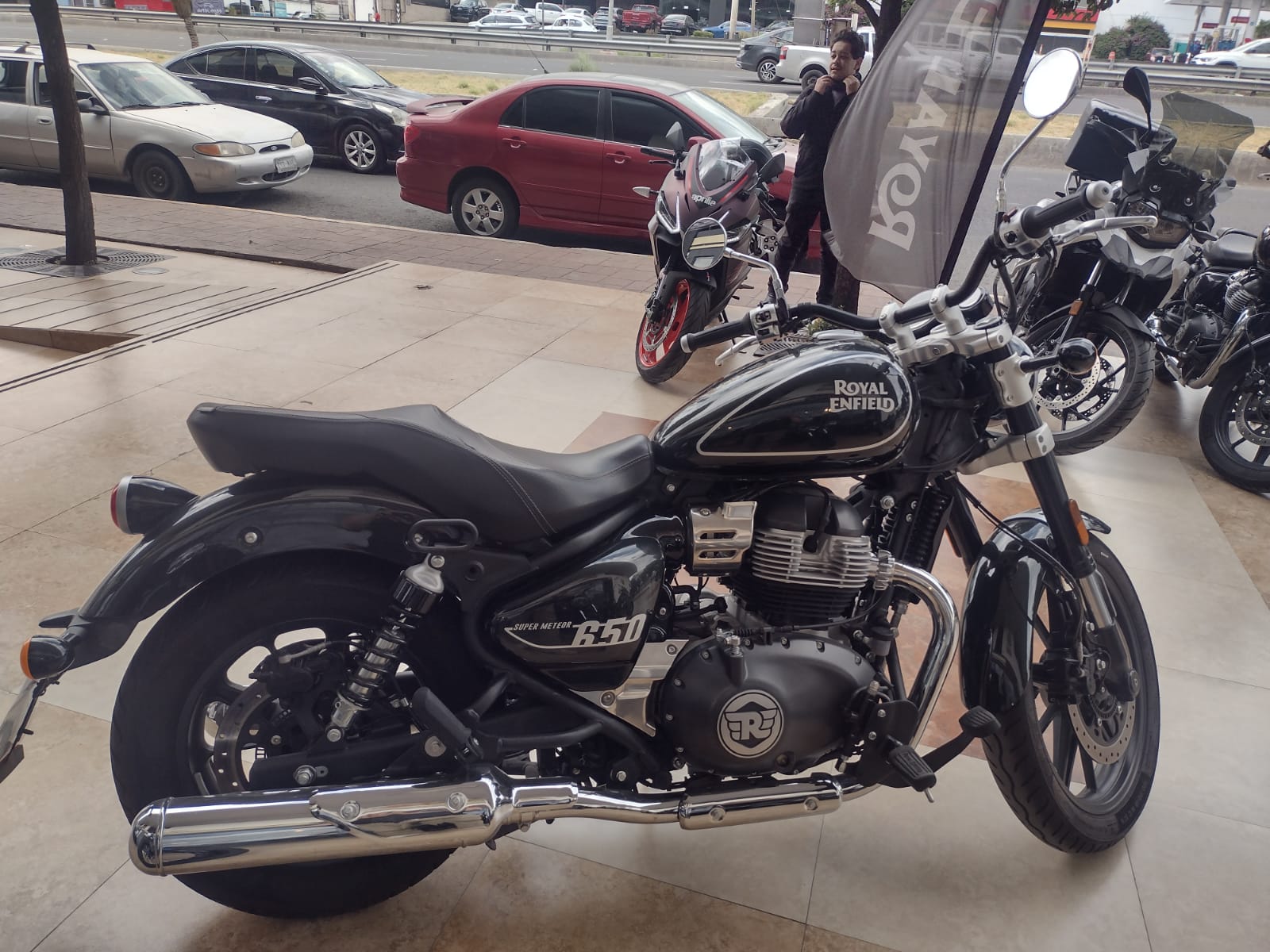 2025 Royal Enfield Super Meteor 650